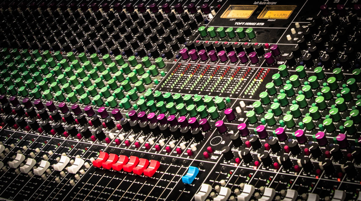 Toft-console-nice.jpg